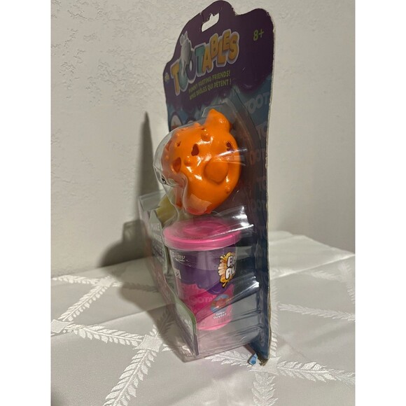 Orb Tootables Funny Farting Friends Fish - Picture 5 of 6